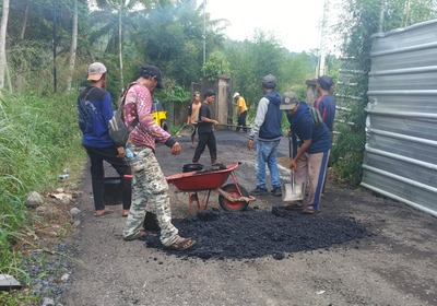 Perbandingan aspal hotmix vs paving block